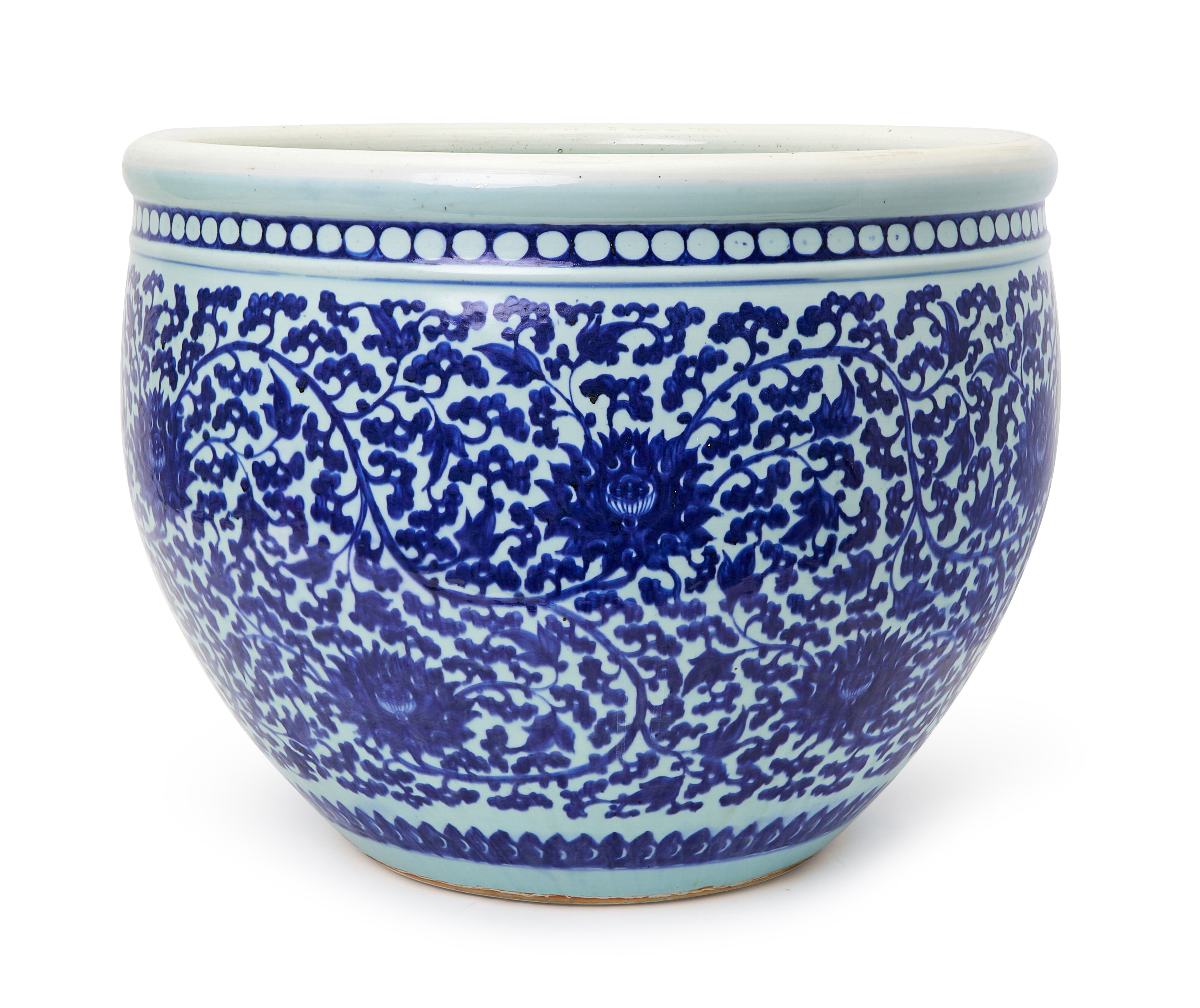 A MONUMENTAL BLUE AND WHITE "LOTUS" FISH BOWL, QIANLONG PERIOD (1736-1795) 18TH CENTURY - Image 3 of 8