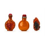 THREE CHINESE SNUFF BOTTLES, QING DYNASTY (1644-1911)