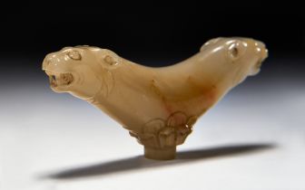 AN INDIAN "TIGER HEADED" AGATE HANDLE, 19TH CENTURY, MUGHAL