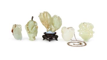 ASSORTMENT OF CHINESE JADE OBJECTS, QING DYNASTY (1644-1911)