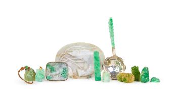 ASSORTMENT OF CHINESE JADE OBJECTS, QING DYNASTY (1644-1911)