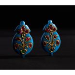 A PAIR OF TURQUOISE GEM SET PENDANTS, INDIA, 19TH/20TH CENTURY