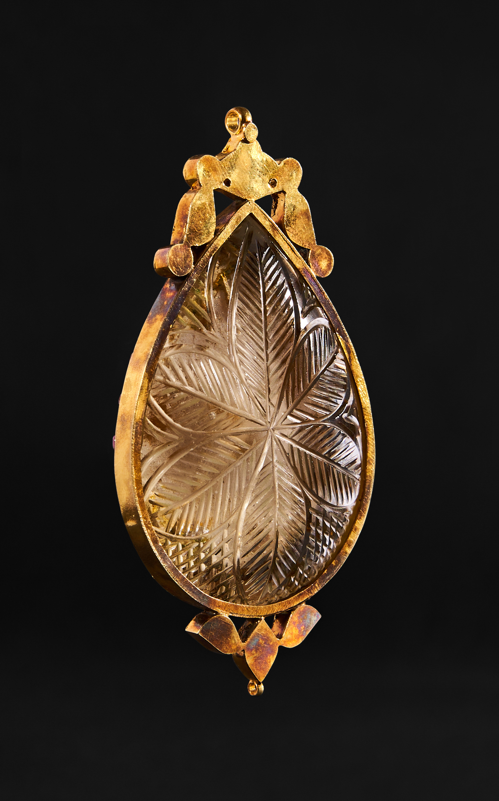 A LARGE GEM SET MUGHAL ROCK CRYSTAL PENDANT, 19TH CENTURY - Image 3 of 3