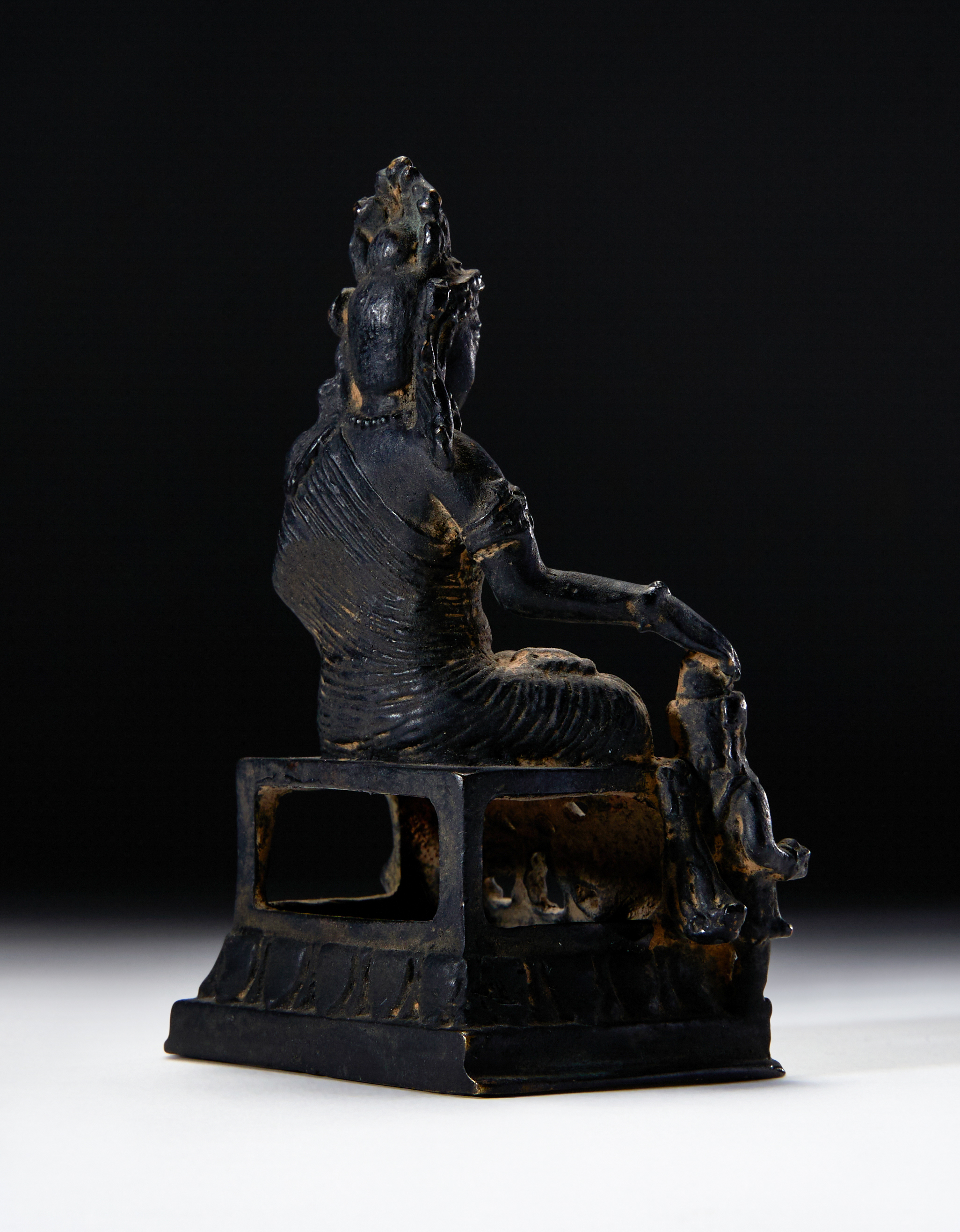 A BRONZE SEATED BUDDHA - Image 2 of 2