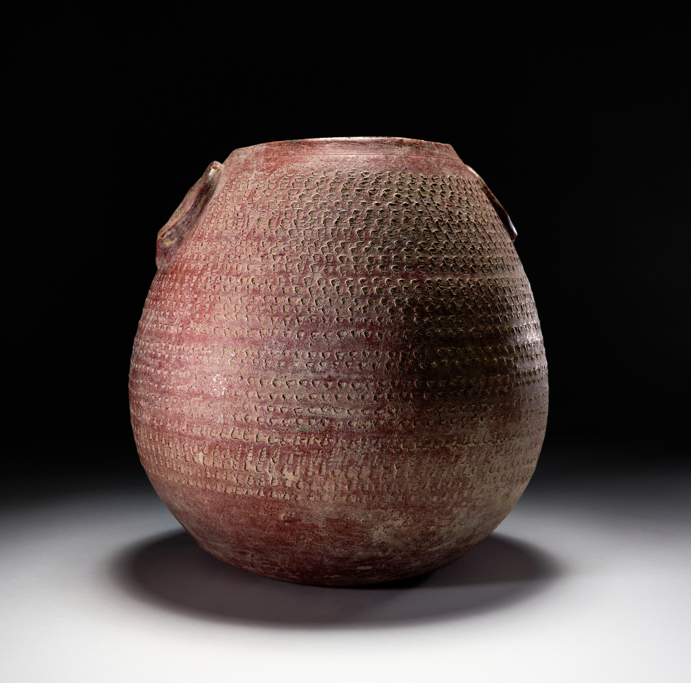 A LARGE POTTERY STORAGE JAR, PROBABLY NEOLITHIC PERIOD - Image 2 of 4
