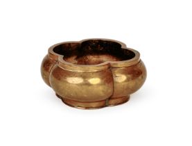 A HEAVY CHINESE QUATREFOIL FORM BRONZE CENSER, 18TH CENTURY, QING DYNASTY (1644-1911)