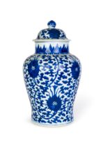 A CHINESE BLUE & WHITE LIDDED VASE, KANGXI PERIOD (1662-1722)