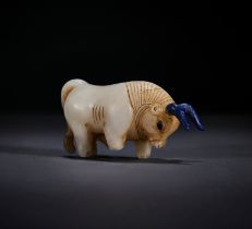 A HIGHLY RARE ALABASTER & LAPIS INLAID MESOPOTAMIAN OR NEAR EASTERN BULL, LATE URUK-JEMDET NASR PERI