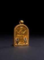 A GOLD INSCRIBED BYZANTINE PLAQUE DEPICTING CHRIST, CIRCA 7TH CENTURY