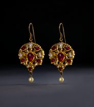 A PAIR OF GEM SET GOLD EARRINGS, INDIA, 20TH CENTURY