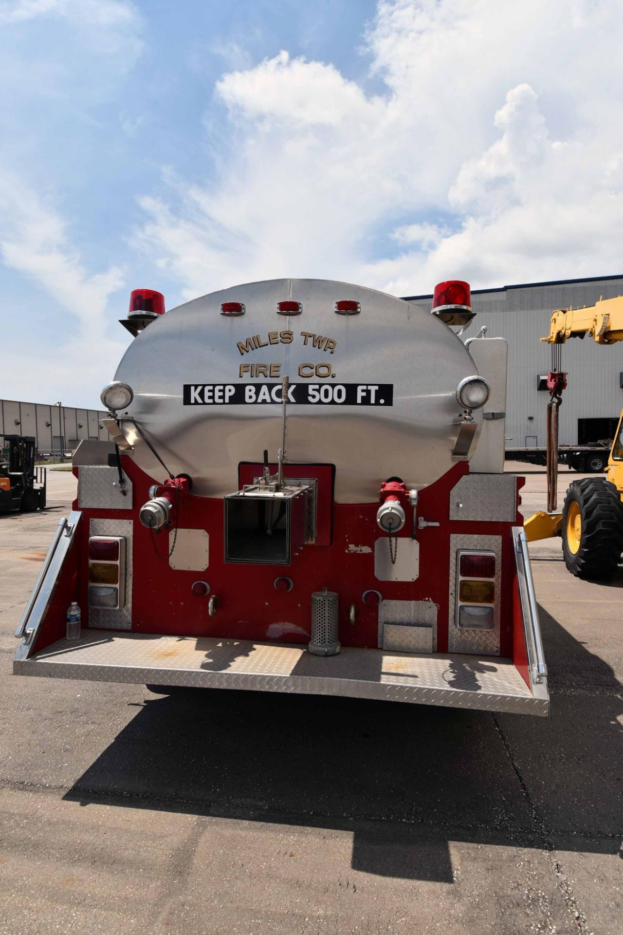 FIRE TRUCK, GMC MDL. 7000, 1989, gasoline, 34,000 GVWR, VIN # 1GDP7D1E4KV513118 (Yard use only) - Image 4 of 6