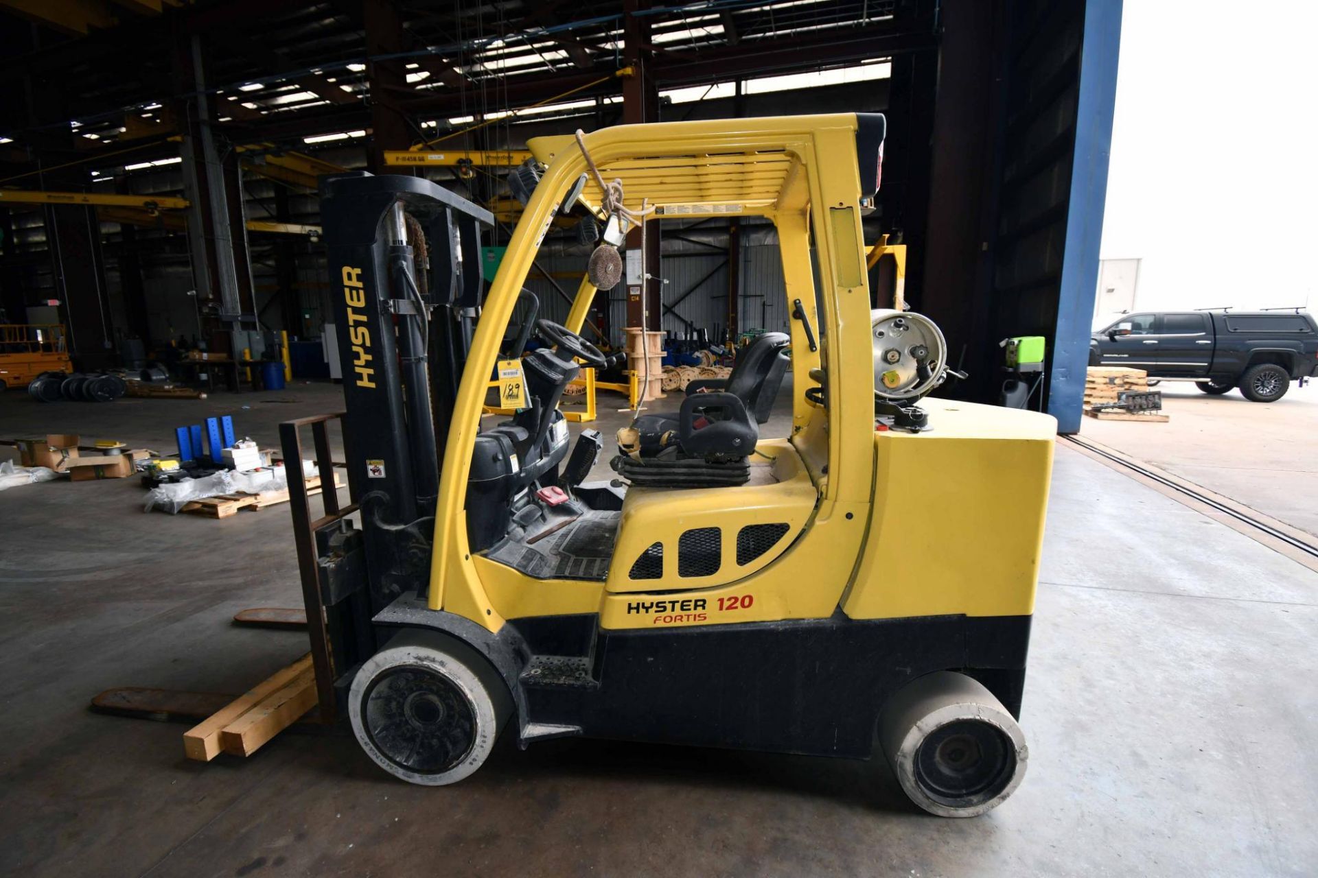 FORKLIFT, HYSTER FORTIS 12.000-LB. BASE CAP. MDL. S120FTS, LPG, 110" lift ht., 2-stage mast, cushion