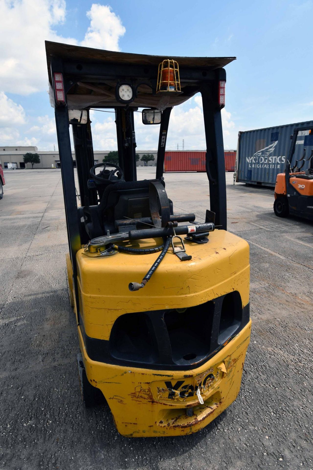 FORKLIFT, YALE VERACITOR 7,000-LB. BASE CAP. MDL. GLC070VXNDSE088, LPG, 6,500-lb. cap. as equipped, - Image 3 of 5