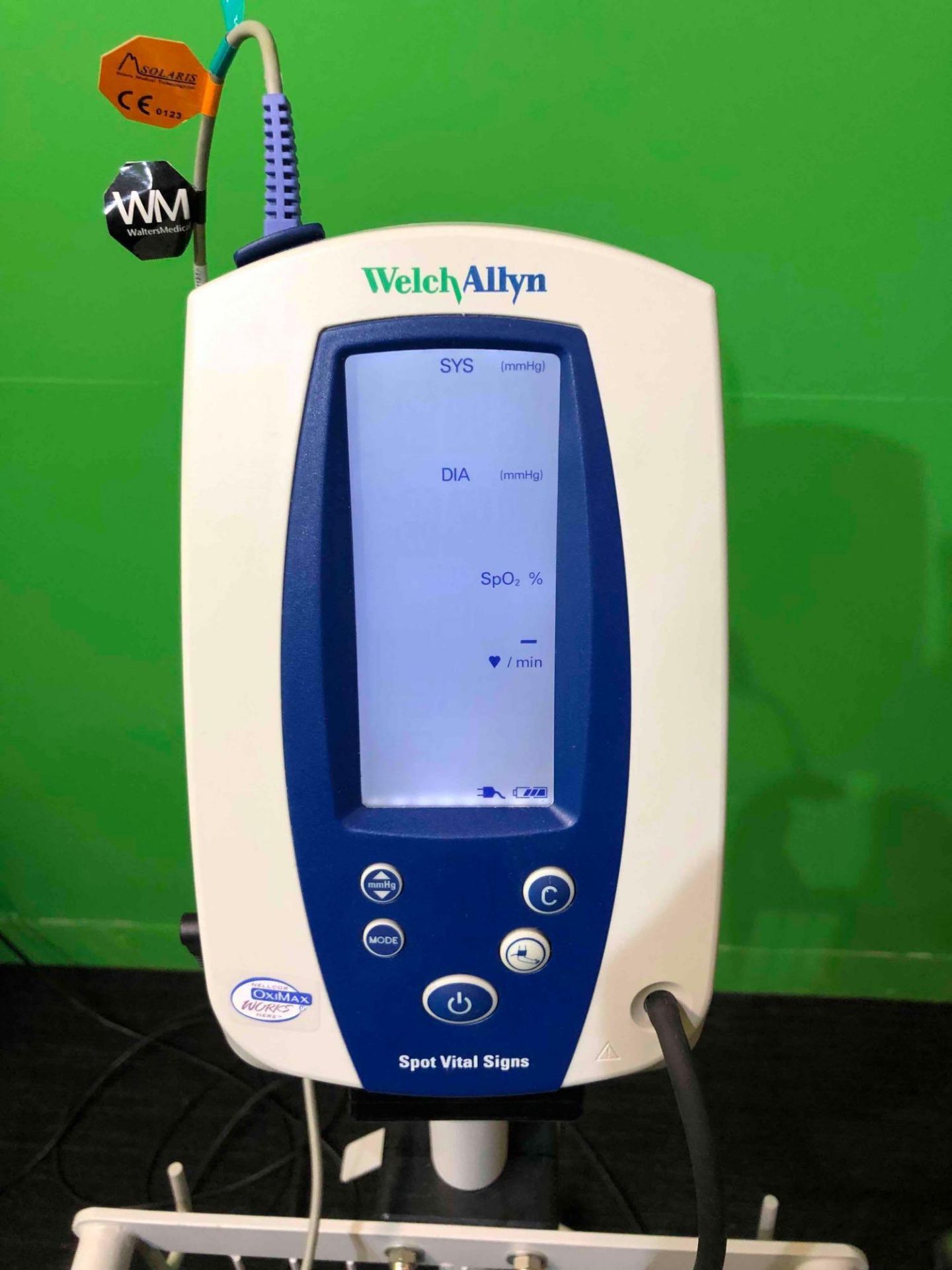 Welch Allyn Vital Signs Monitors x 2 - Image 2 of 5