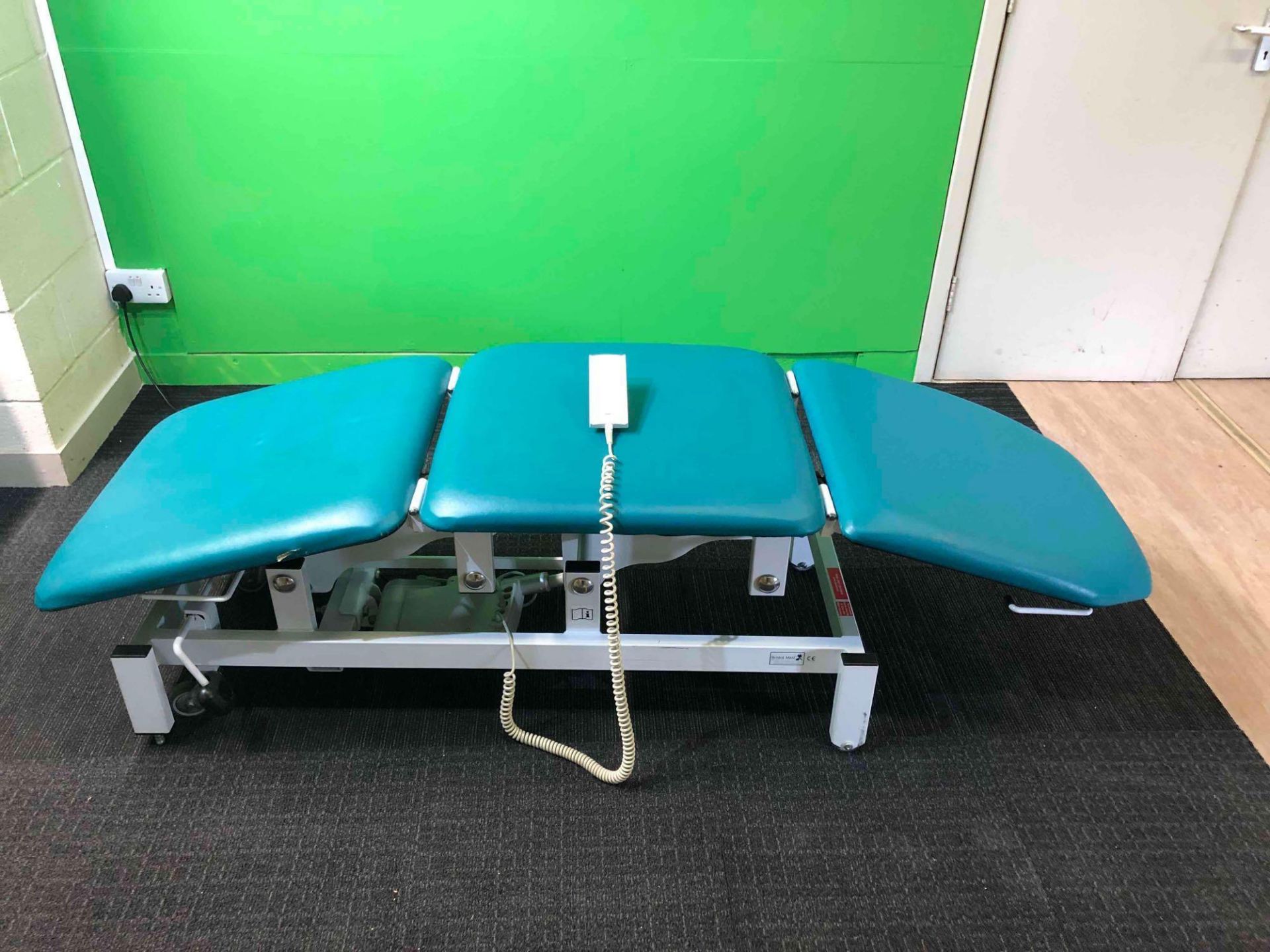 Bristol Maid (Hospital M-Craft) ECO 35 Patient Examination Couch - 3 Section - Image 2 of 2