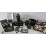 Mixed photography lot to include Minolta, Nikon and Cannon cameras.