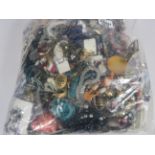 10kg UNSORTED COSTUME JEWELLERY inc. Bangles, Necklaces, Rings, Earrings. 192323