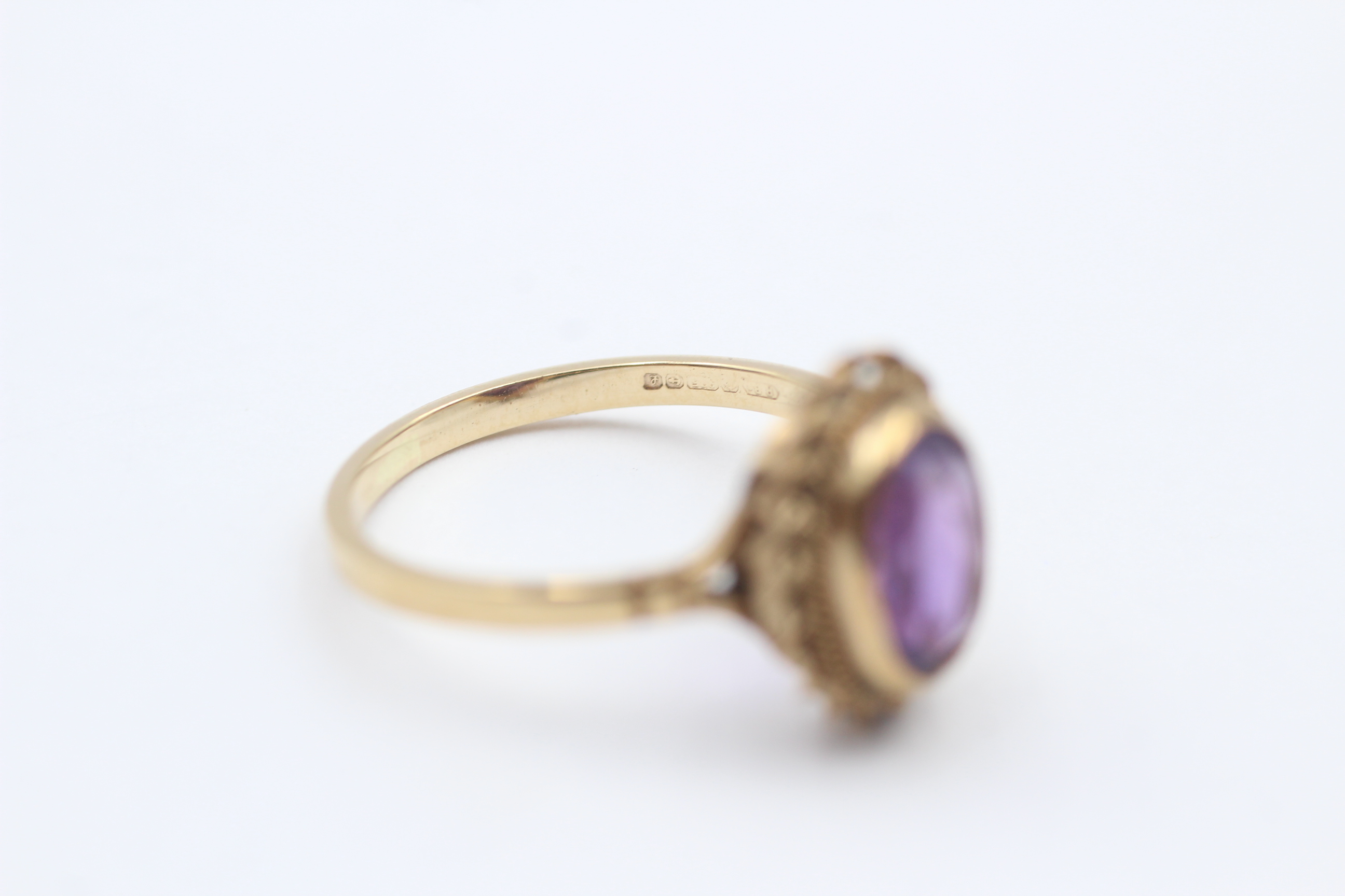 9ct Gold Vintage Amethyst Rope Bordered Dress Ring - Image 4 of 4