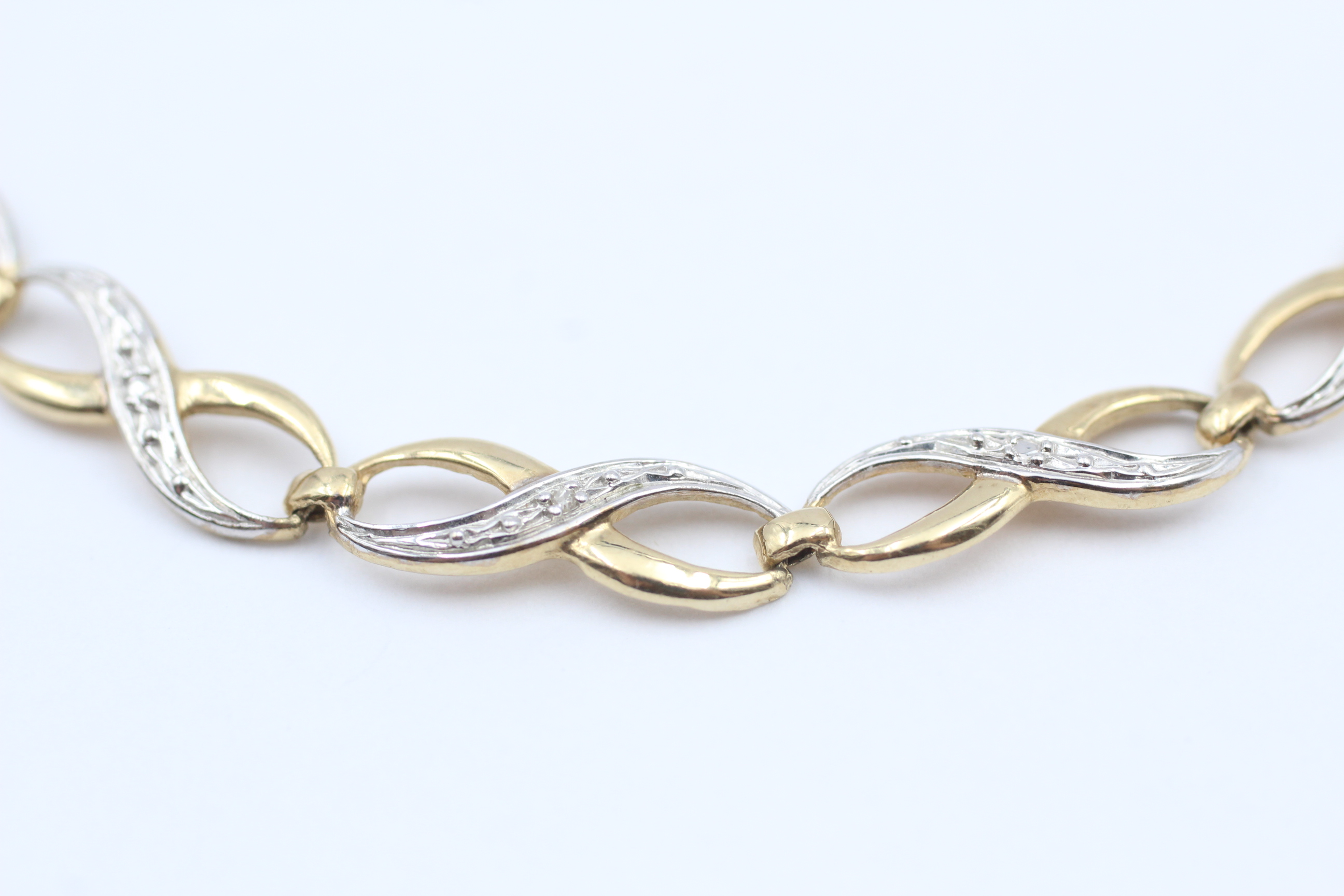 9ct Gold Diamond Infinity Link Bracelet - Image 2 of 5