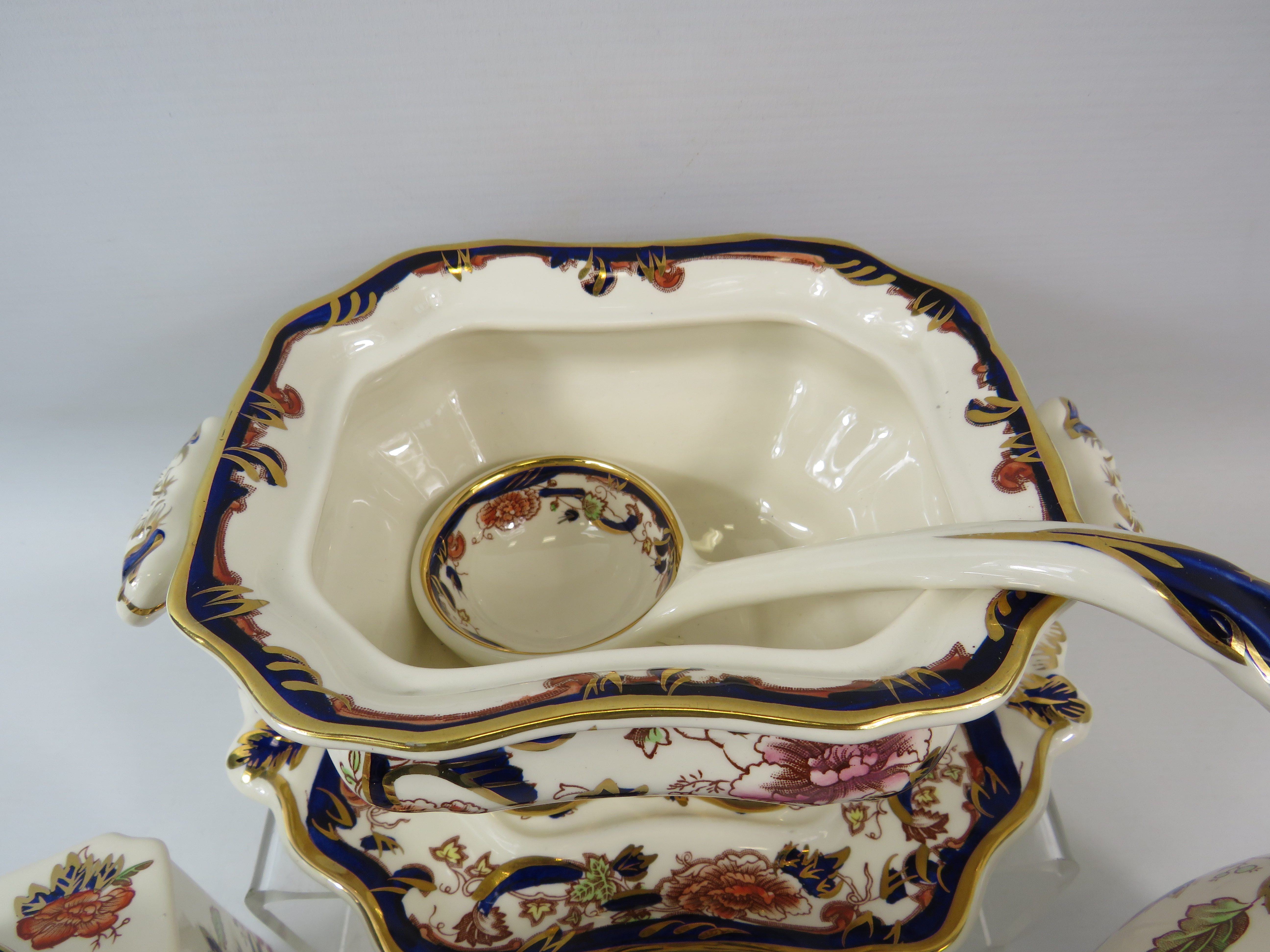 Masons Ironstone Blue Mandalay Lidded tureen with ladel and 2 lidded jars. - Image 3 of 4