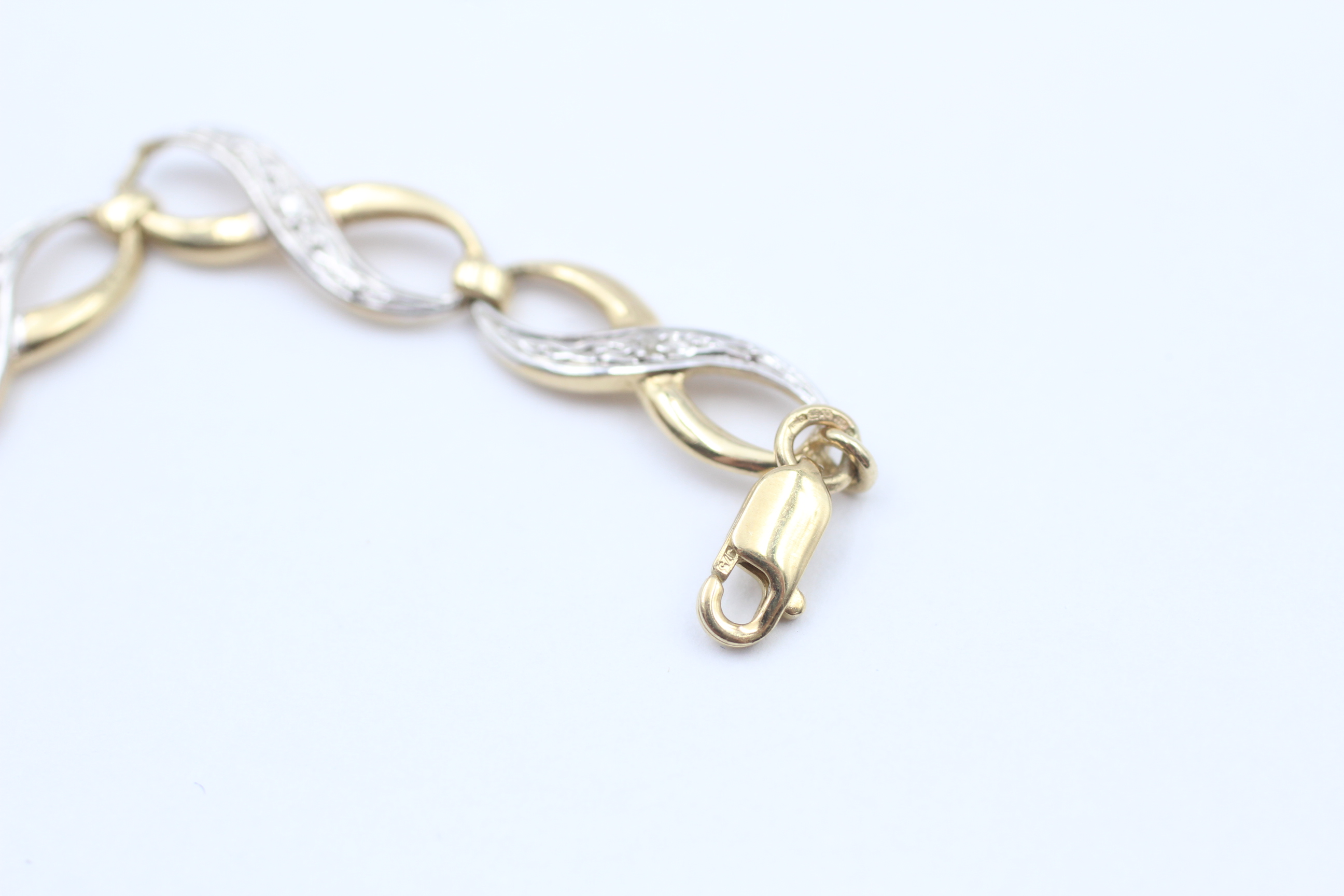 9ct Gold Diamond Infinity Link Bracelet - Image 3 of 5