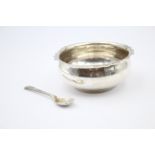 Vintage Hallmarked 1924 Sheffield STERLING SILVER Salt Dish & Spoon (57g) 630740