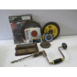 Various gtrinding and sanding discs, hand drill etc.