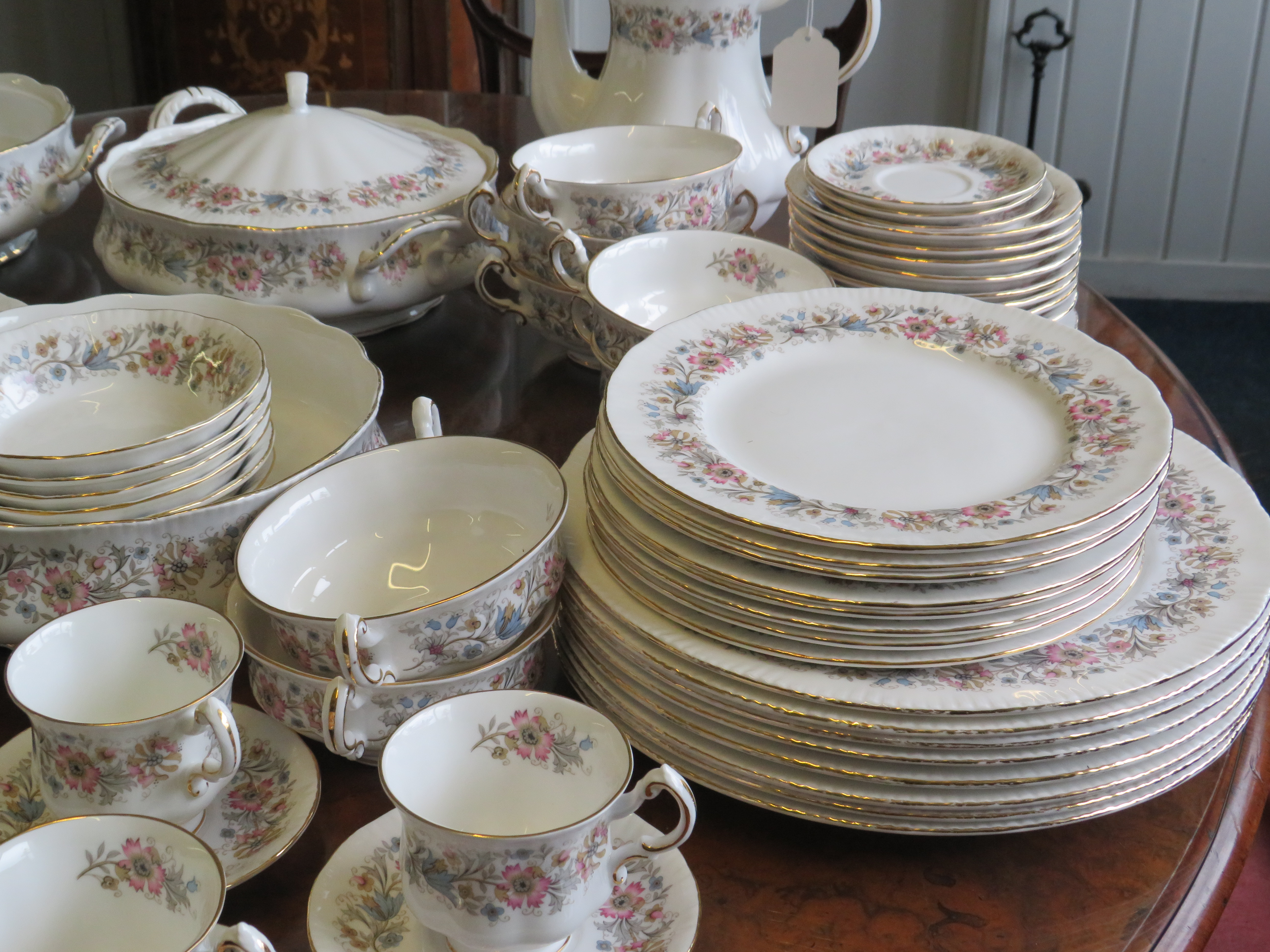 Over 65 pieces of Paragon china dinner / teaset in the Meadowvale pattern. - Image 5 of 5