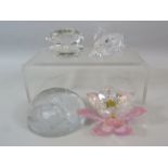 Swarovski crystal Swan and Oyster plus 2 other paperweights.