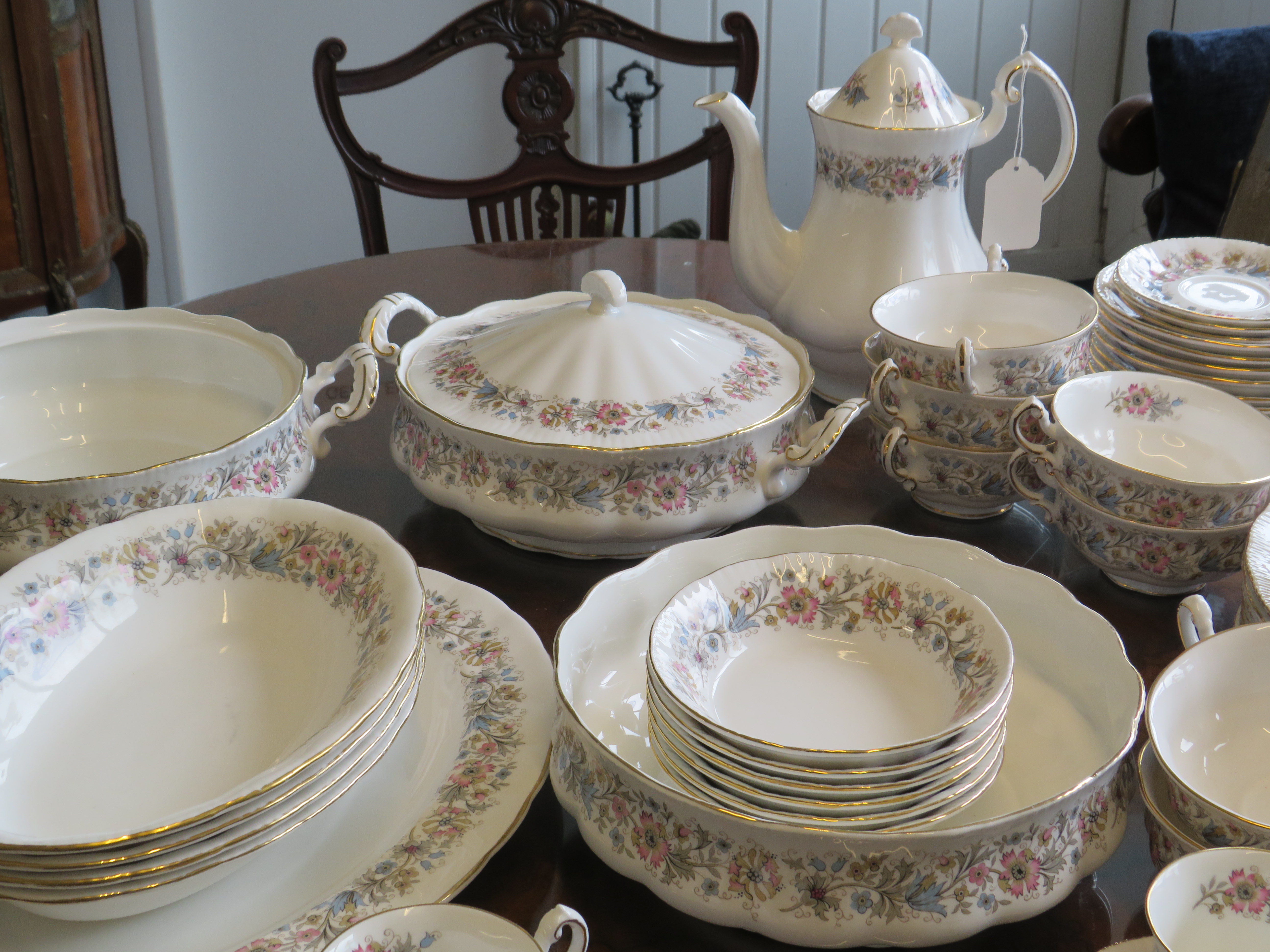 Over 65 pieces of Paragon china dinner / teaset in the Meadowvale pattern. - Image 3 of 5