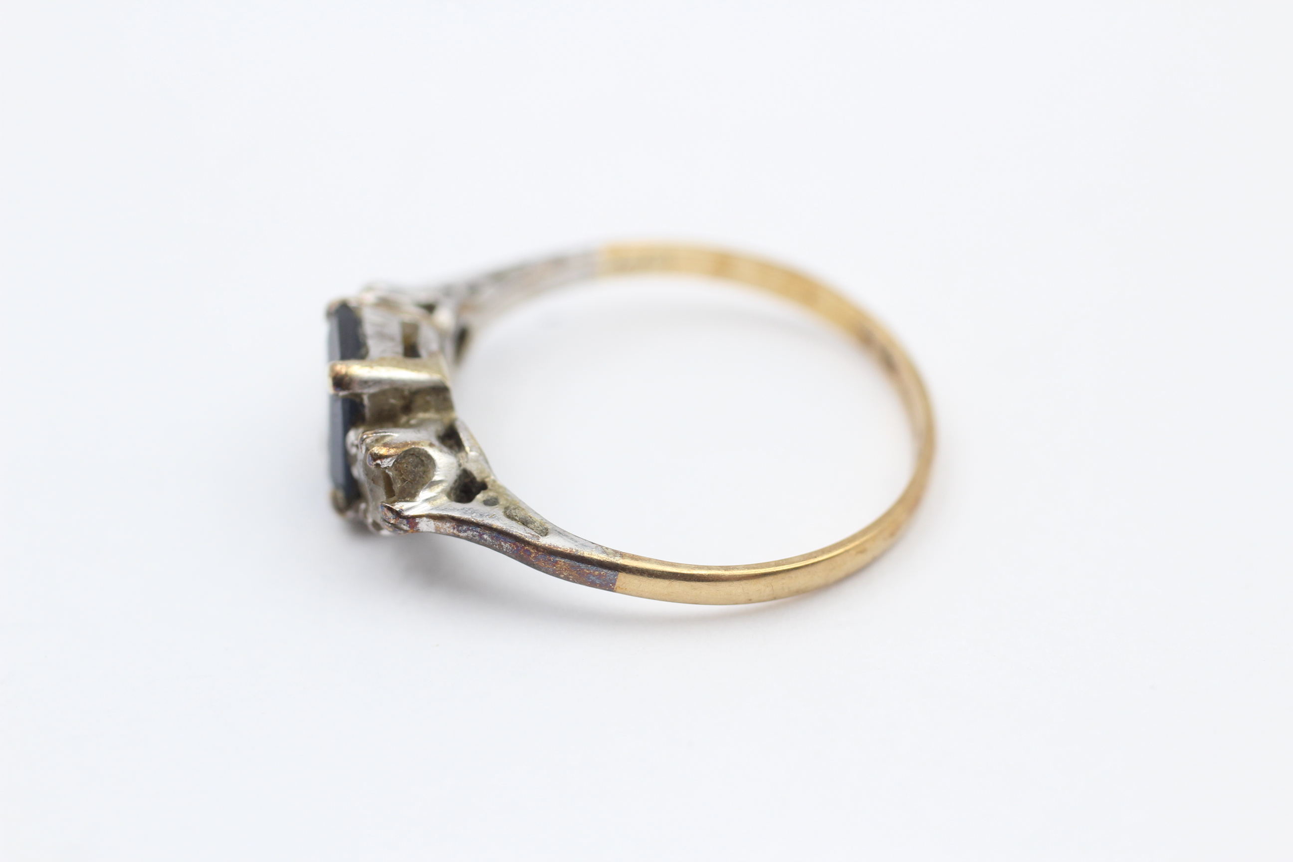 9ct Gold Sapphire & Paste Trilogy Dress Ring - Image 2 of 4