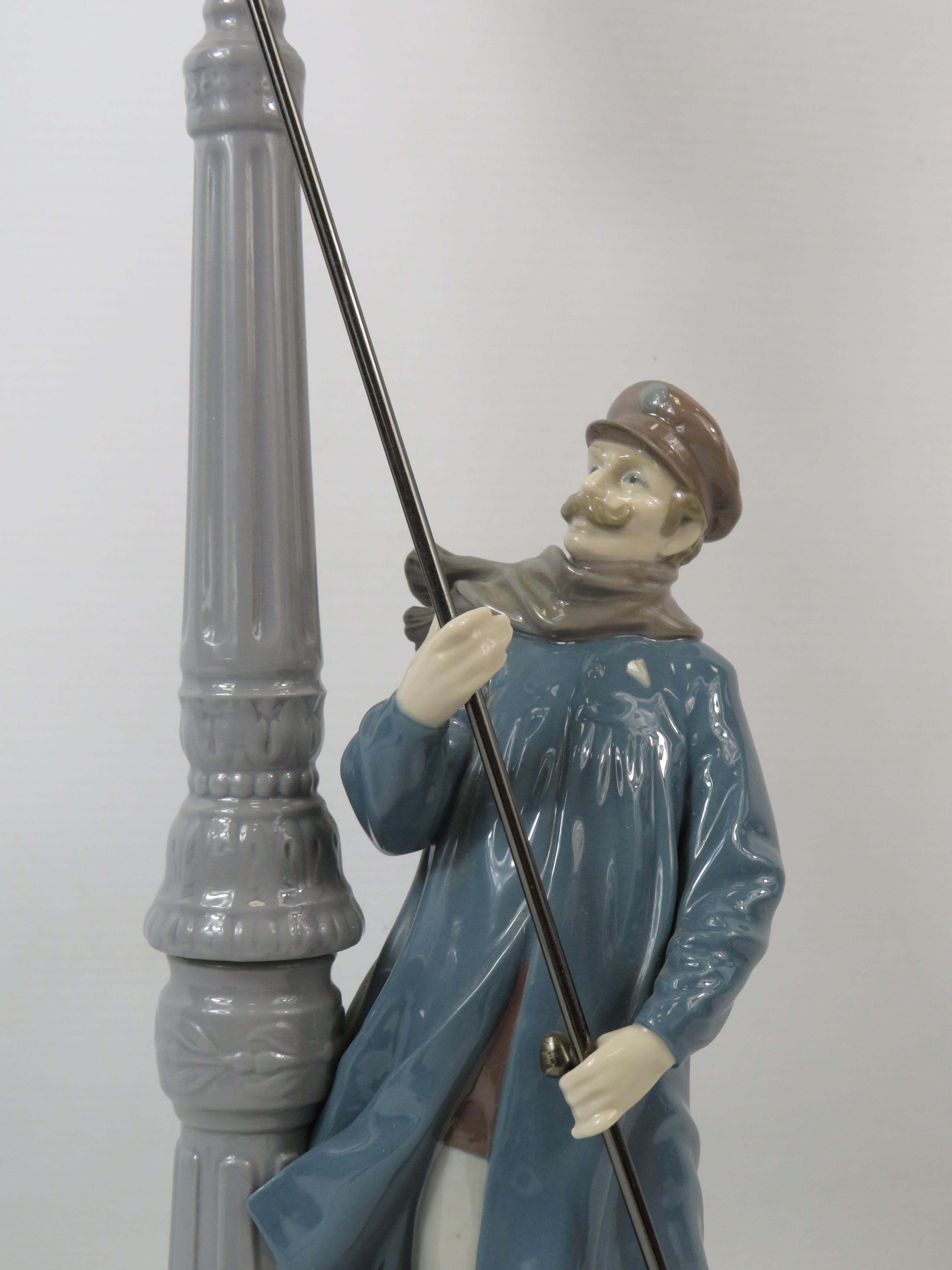Lladro Figurine Lamp lighter, approx 19" tall and come with its box. - Image 2 of 3