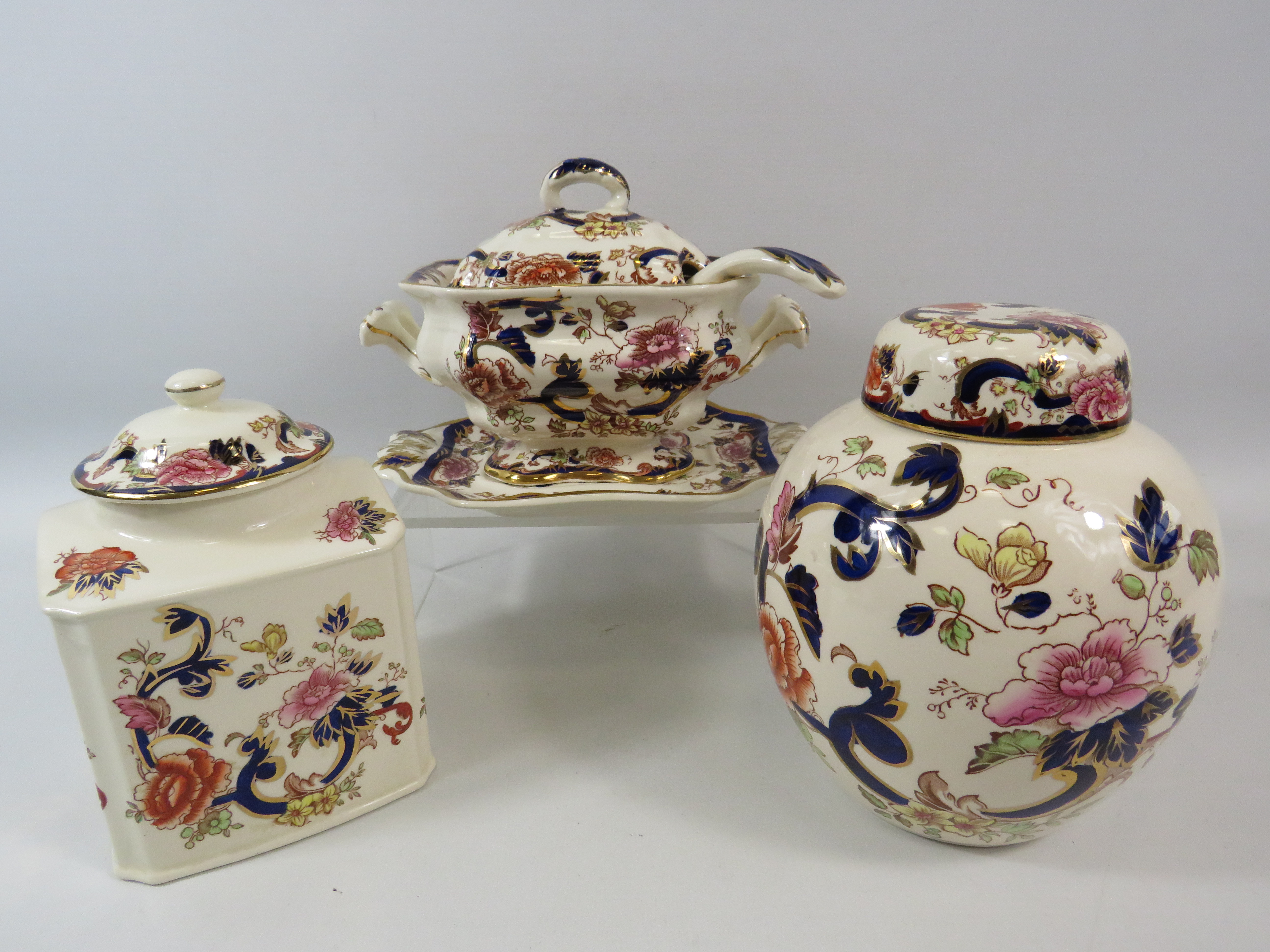 Masons Ironstone Blue Mandalay Lidded tureen with ladel and 2 lidded jars. - Image 2 of 4