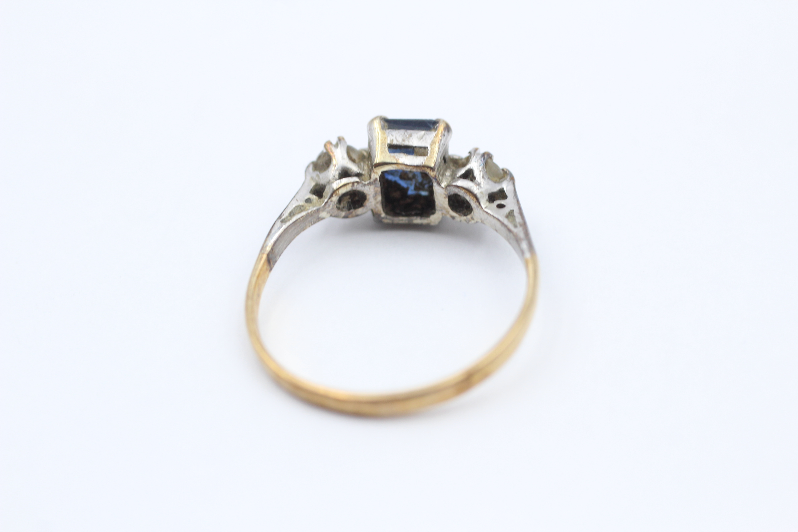 9ct Gold Sapphire & Paste Trilogy Dress Ring - Image 3 of 4