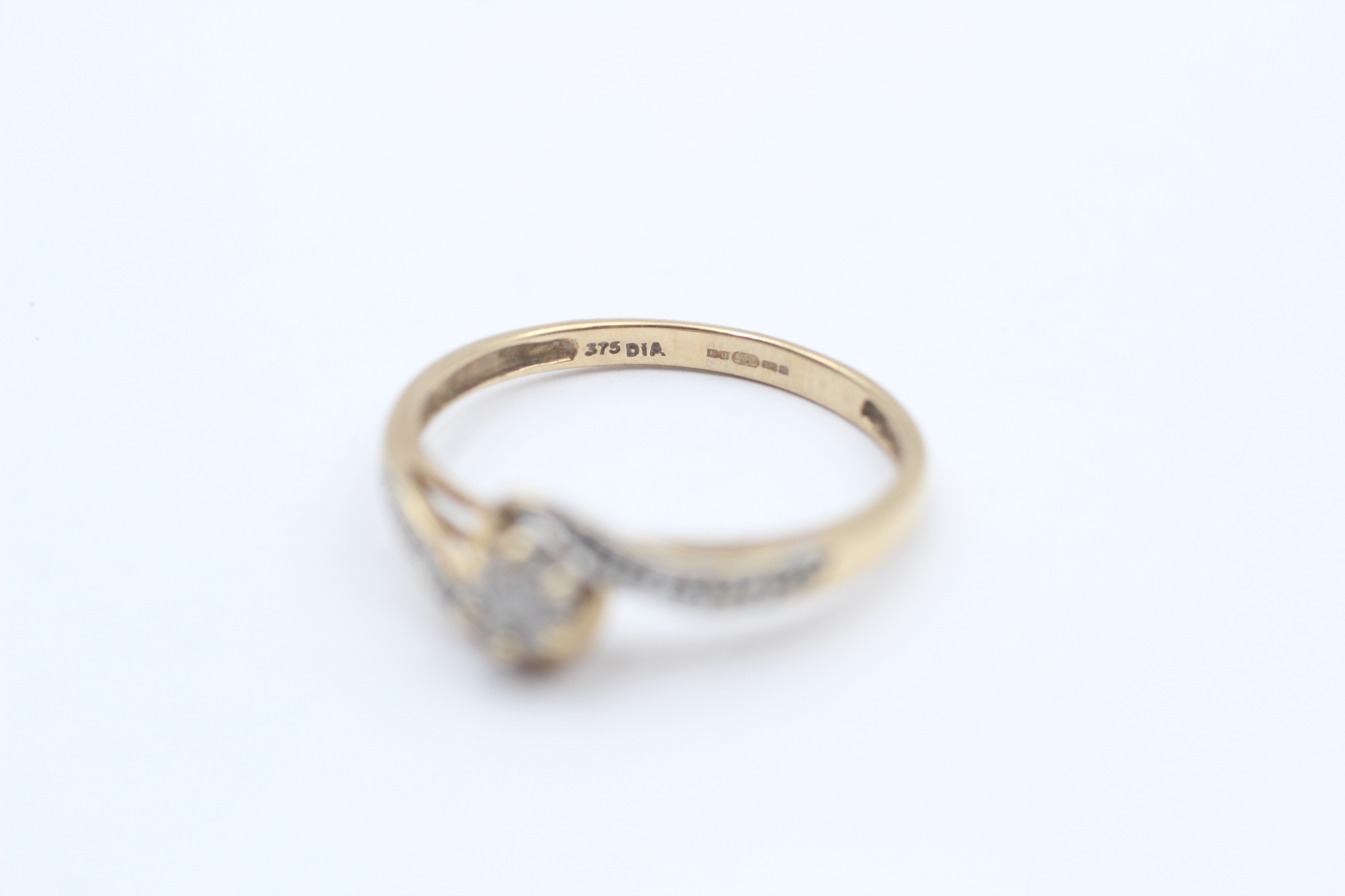 9ct Gold Diamond Twist Setting Ring - Image 3 of 4