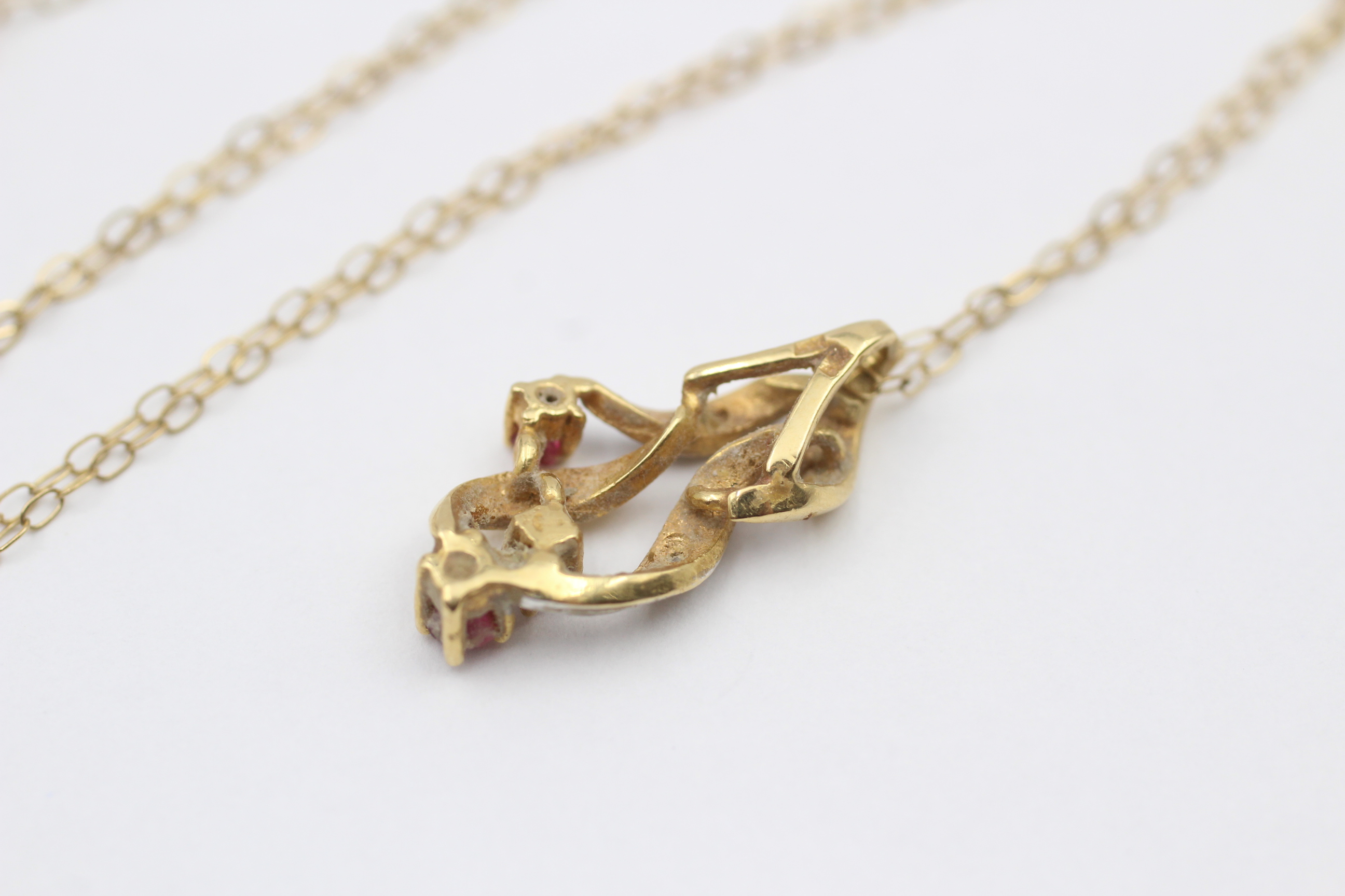 9ct Gold Ruby & Diamond Pendant Necklace - Image 4 of 4