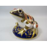Royal Crown Derby paperweight Frog no stopper.