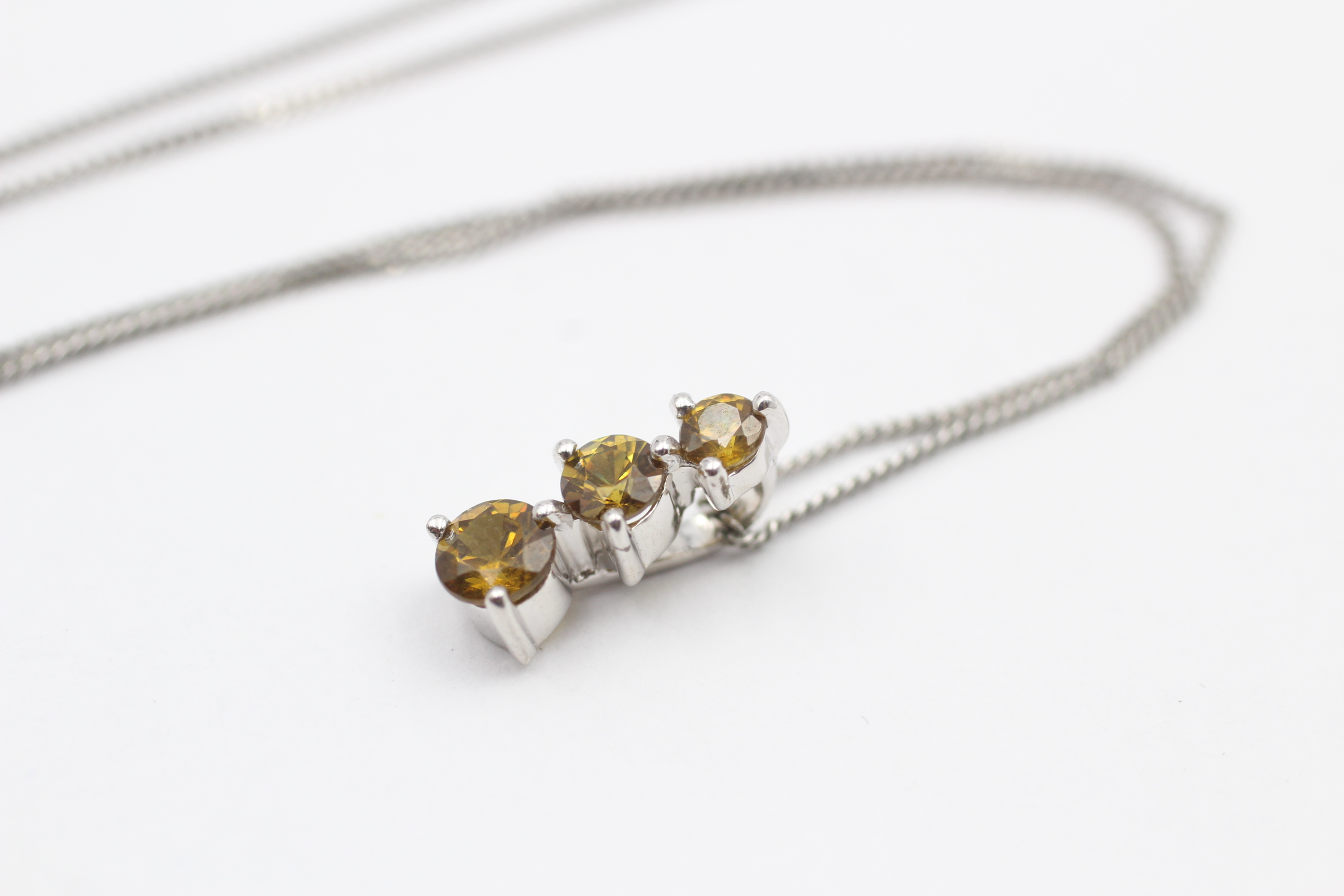 9ct White Gold Yellow Gemstone Three Stone Pendant Necklace - Image 2 of 4