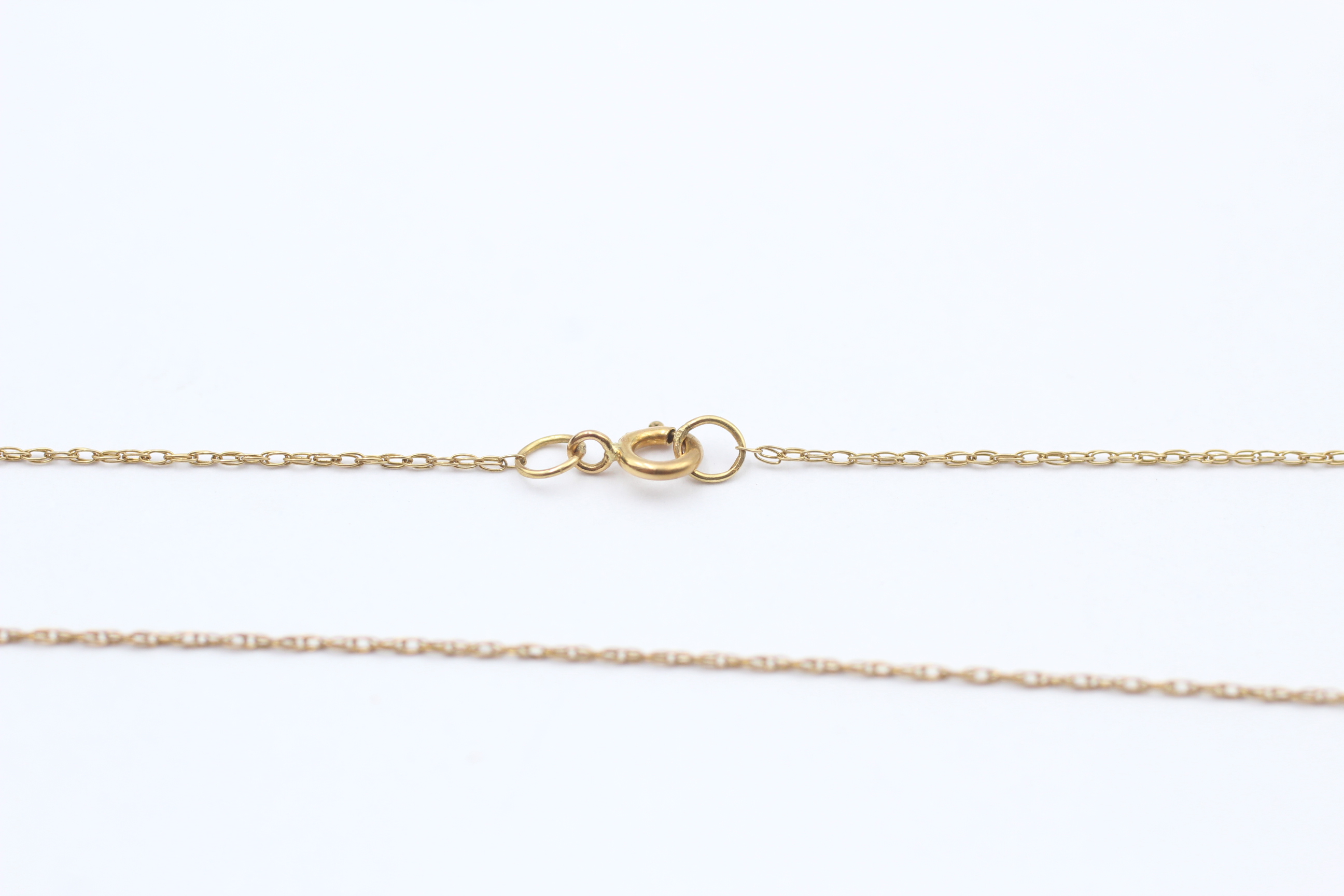9ct Gold Garnet Teardrop Cluster Pendant Necklace - Image 5 of 5