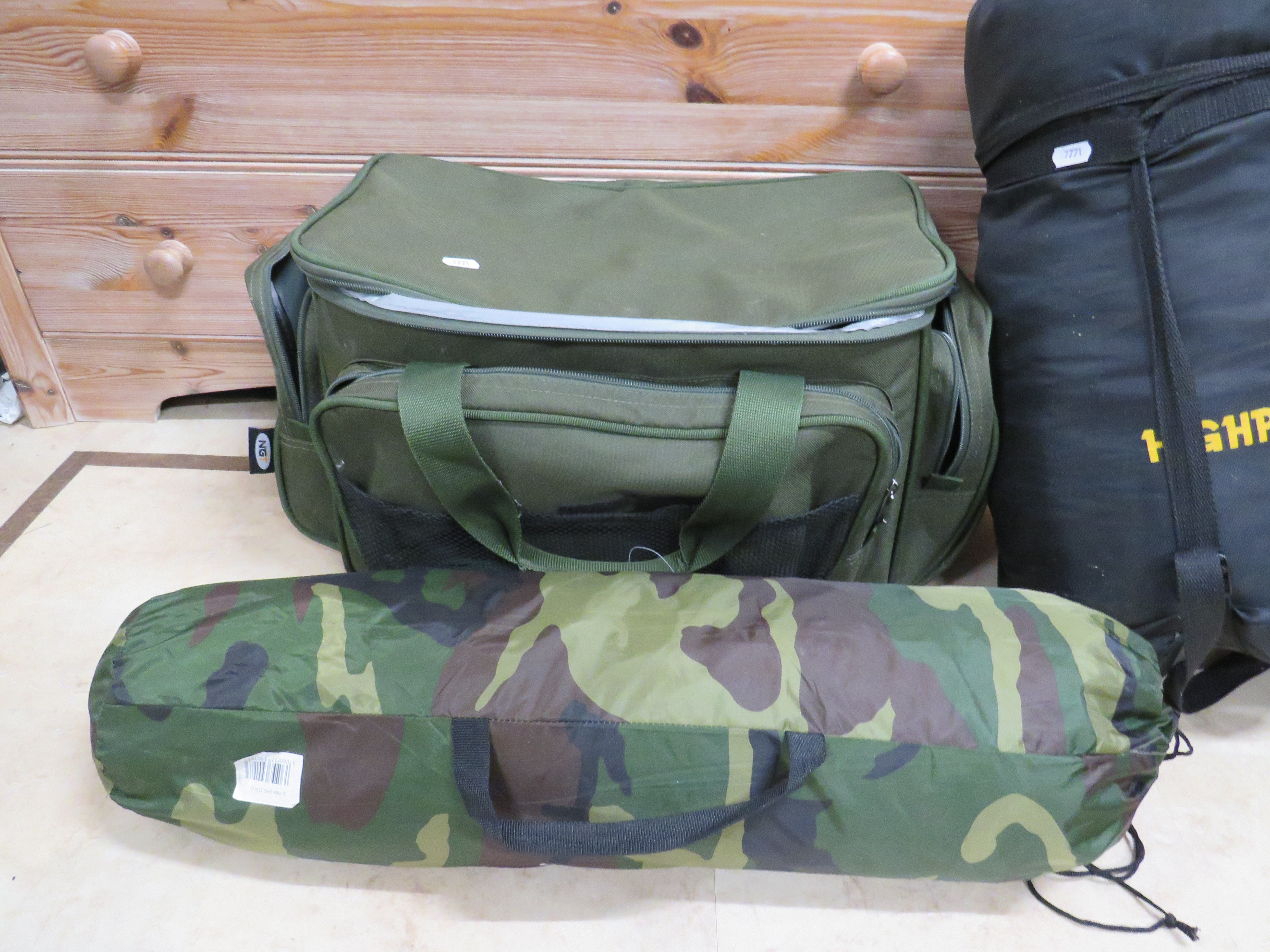 Cammo Fishing Bivi, General fishing carrier plus sleeping bag. See photos.  - Image 4 of 4