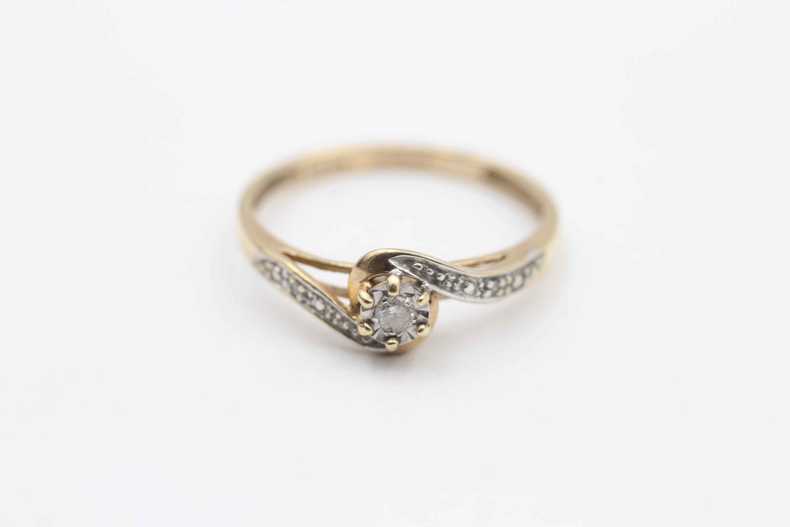 9ct Gold Diamond Twist Setting Ring