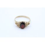 9ct Gold Garnet Solitaire Openwork Dress Ring (1.9g) 2036237