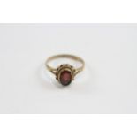 9ct Gold Vintage Garnet Set Rope Border Dress Ring (1.6g) 2026043