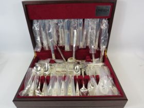 109 Piece Oneida cutlery set in the coronation pattern in original wooden case.