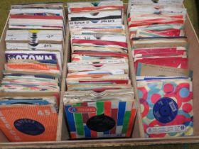 40, 1950's Vinyl Singles plus 170, 1960's Vinyl Singles to include Billy Fury, Dave Clark 5, Elvis