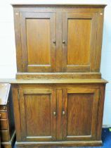 Large and imposing Early 20th Century/Edwardian era Solid Oak Linen press which measures H:82 x W:53