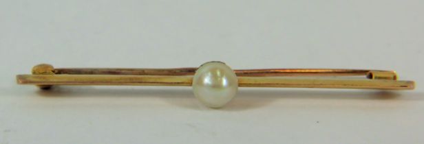 9ct Yellow Gold Pearl set Bar Brooch. 55mm long. See photos.
