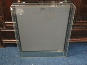 Quality painting display case. Comes with instructions, wall mounting screws and keys.. Very heavy