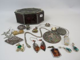 Mixed lot of Sterling silver and costume Jewellery.