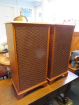 Pair of decorative Dynotron Hi fi speakers in good order. Raised on bracket feet, each measures H:28